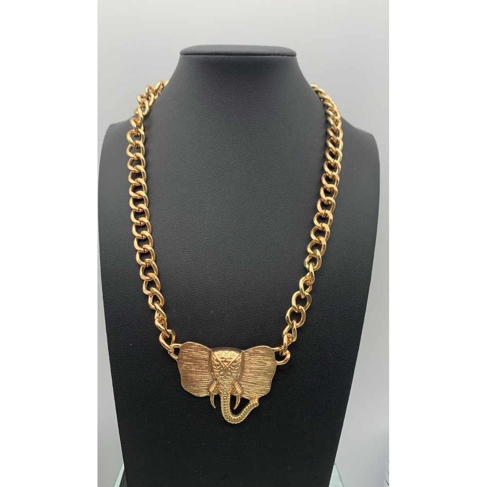 Gold Tone Thick Chain Link Necklace With An Elephant Pendant 16-18 Inches